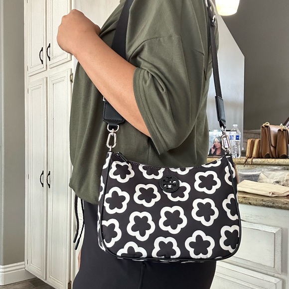 New Tory Burch NYLON PRINTED WEB CONVERTIBLE CROSSBODY BLACK-IVORY THE FLOWER - Picture 5 of 10
